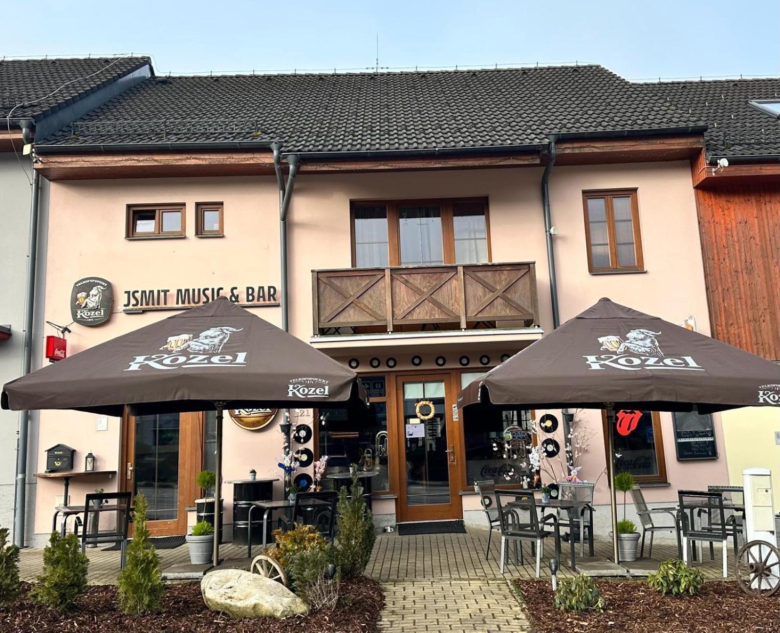 Jsmit Music&bar&apartments, Balkony V Apartmanah, Bar Dole Apartment